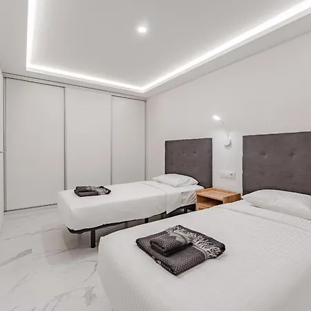 2 Bdr Charming In Christianos Apartamento Los Cristianos (Tenerife)